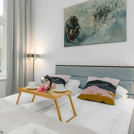 Deluxe Mtp Matejki By Renters Apartment Poznan