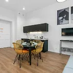 Apartment Deluxe Mtp Matejki By Renters *