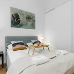 Deluxe Mtp Matejki By Renters Apartment Poznan