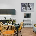 Deluxe Mtp Matejki By Renters * Poznan
