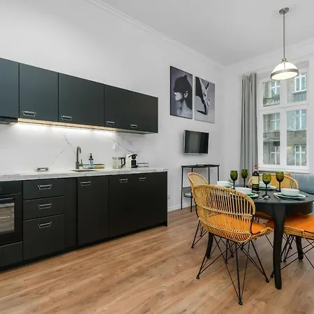 Deluxe Mtp Matejki By Renters * Posen