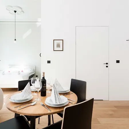 Appartement Deluxe Mtp Matejki By Renters *