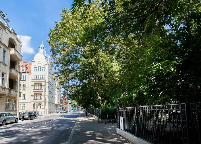 Deluxe Mtp Matejki By Renters *